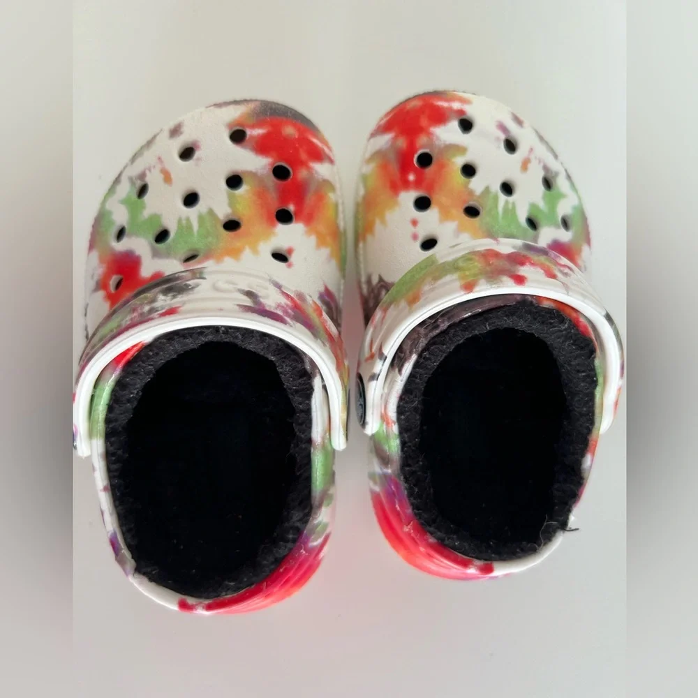 CROCS Toddler Fleece/Fur/Fuzzy lined shoes 5C